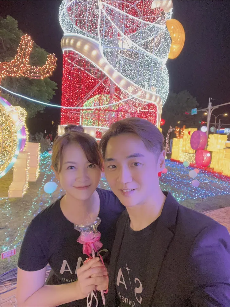 宋逸民（右）和陳維齡領導「藝起發光」教會，爭議四起。翻攝宋逸民陳維齡臉書