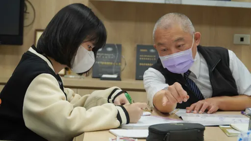 要想盡辦法幫助啊!花蓮慈濟牙醫師投入課輔 傳授學生知識轉變人生