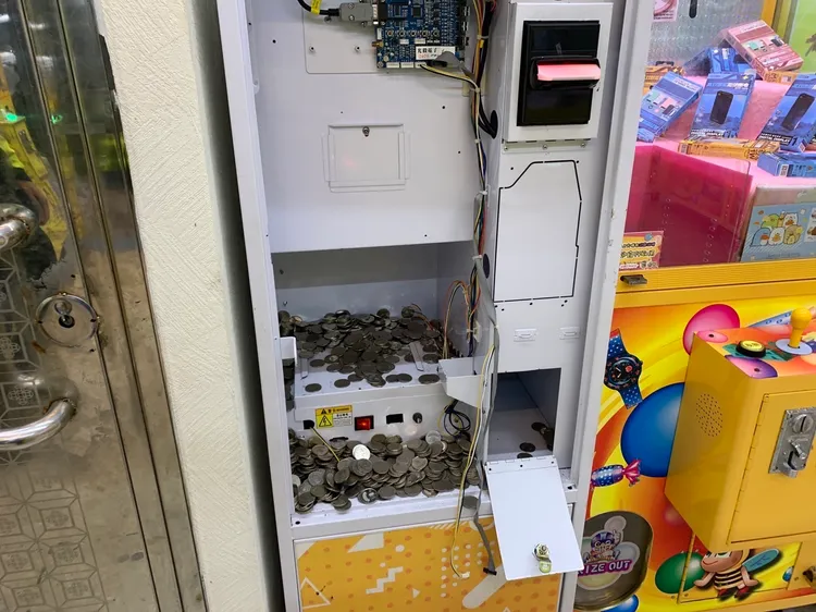 兌幣機被撬開。警方提供