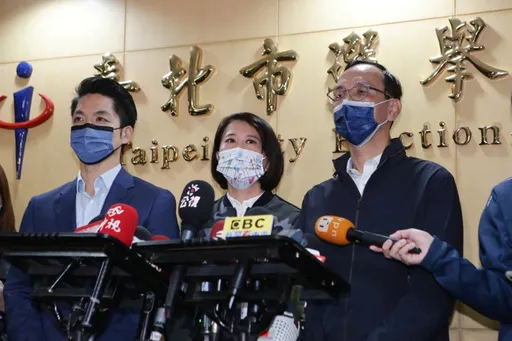 王鴻薇赴選委會登記　霸氣曝「點頭原因」！談議員就任這樣回應