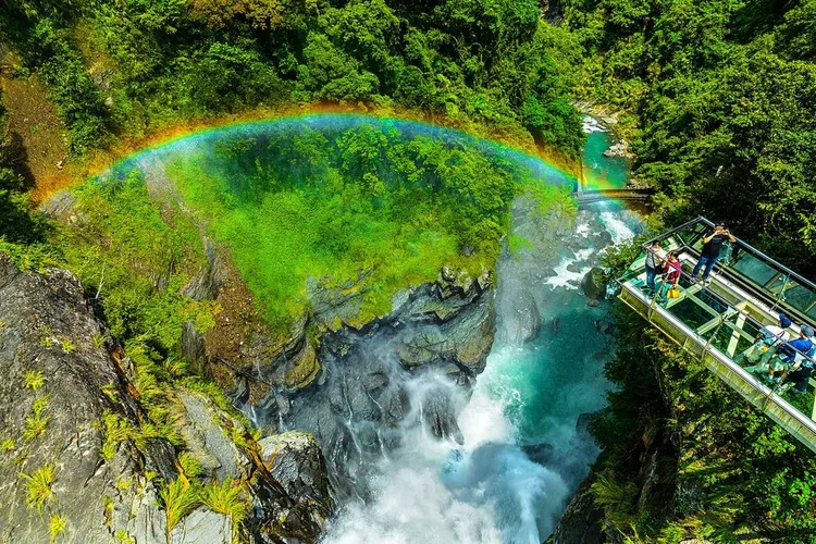 利勝章以五彩繽紛獲網路平台組金賞獎。桃園市觀光局提供