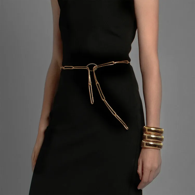 SIDNEY GARBER Domed 18K金手環，1萬3900美元（約43萬5000元台幣）。翻攝SIDNEY GARBER官網