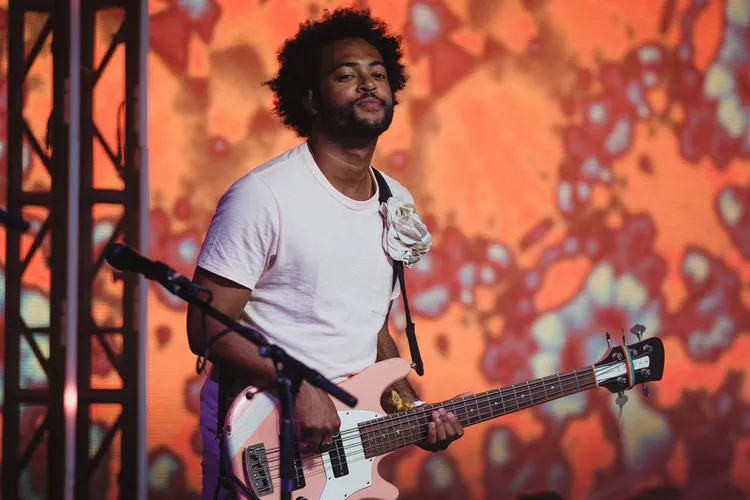 凱蒂荷姆斯在44歲生日前夕，傳出與交往8個月的音樂人男友Bobby Wooten III分手。翻攝bobbywooten3 IG