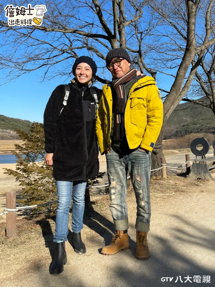 詹姆士（右）、黃湘婷隨《詹姆士出走料理》節目到韓國出外景。八大提供