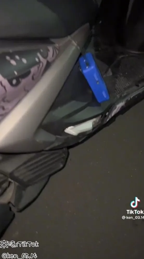 飼主思慮周全，車上還外掛了打氣機。TikTok@ken_03.14 提供