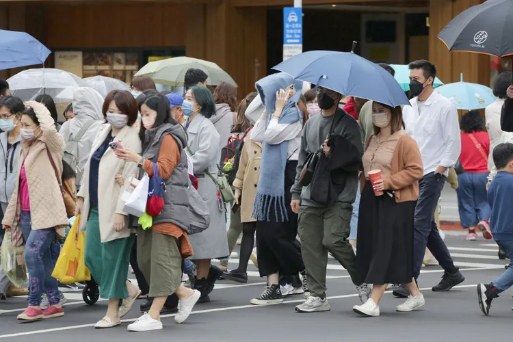 下半臉的狀況若維持不佳，會讓人容易產生顯老、顯胖、大餅臉的感覺。圖非當事人，朱世閎攝