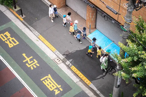 日本幼兒園驚傳虐童！1歲嬰慘遭倒吊毆打　校方還對員工下封口令