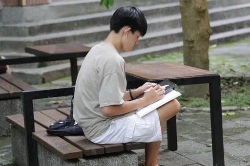 兵役延長｜大學4年擬改「3+1」兵役學制　醫學院跟進「5+1」？名醫大搖頭