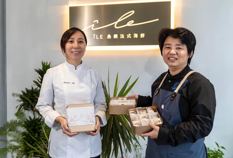 蘇芳儀Chef Eva(左)與林曉彤Chef Lin雙主廚都有法國資歷背景，共同經營著Île 島嶼法式海鮮。業者提供
