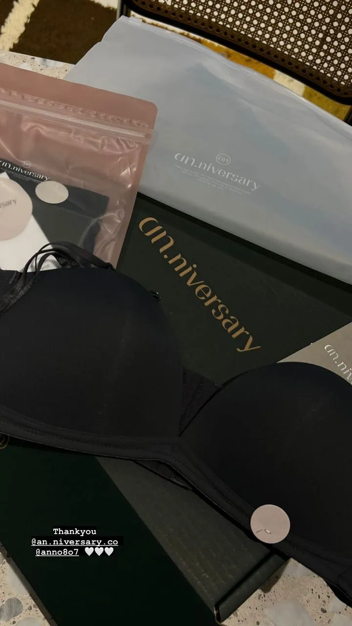 孫芸芸在IG中開箱了女星許瑋甯自創品牌an.niversary所贈的內衣。翻攝aimeeyunyunsun IG