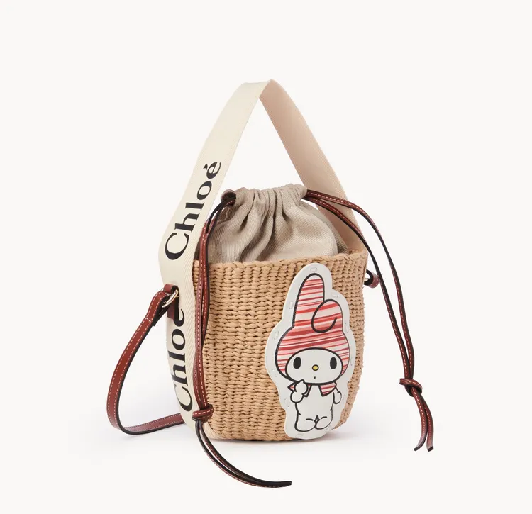 Chloé MyMelody農曆年限定聯名Woody編織水桶包粉色款，2萬6500元。品牌提供