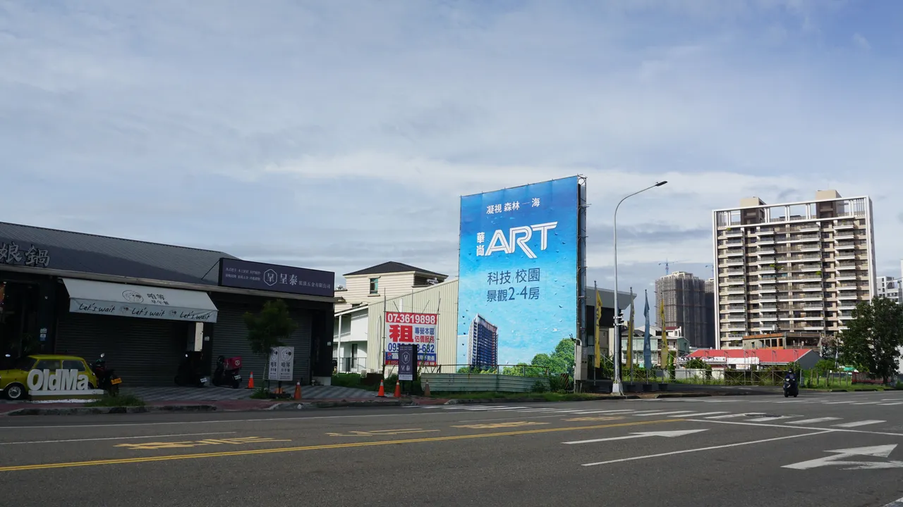 高市楠梓區今年預售屋房價不斷挑戰新高,但成交量下半年出現大幅減少。葉家銘攝