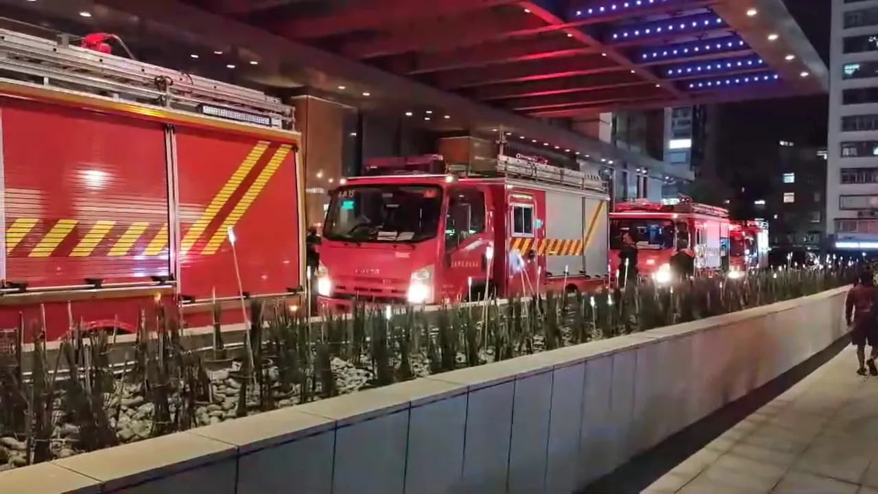 多輛消防車到場救援。翻攝畫面