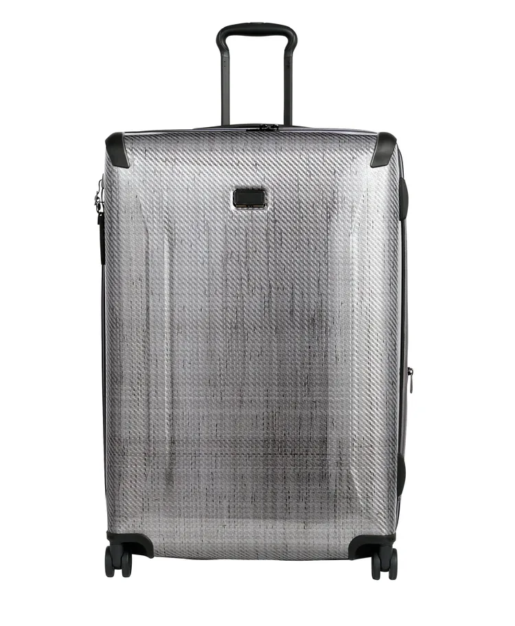 Tegra Lite 29吋長途旅行箱墨黑色款，4萬3800元。品牌提供