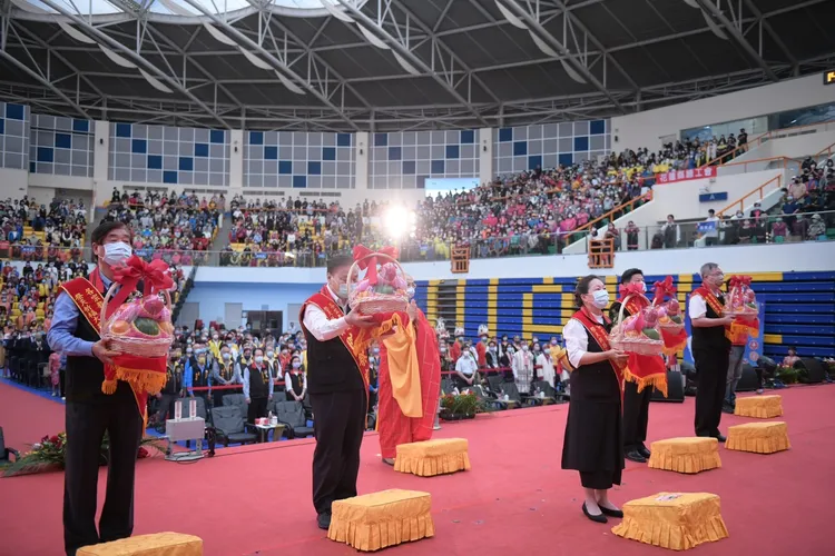 徐榛蔚擔任主祭官。花蓮縣政府提供