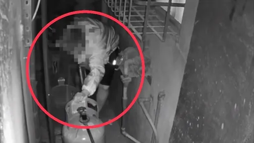 餐廳收銀機現金不翼而飛 監視器驚見男版「貞子」