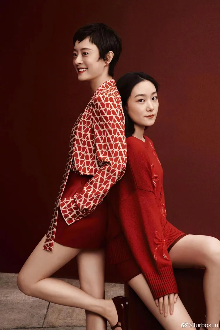 40歲的孫儷（左）暱稱小20歲的孫艷是少女。翻攝孫儷微博