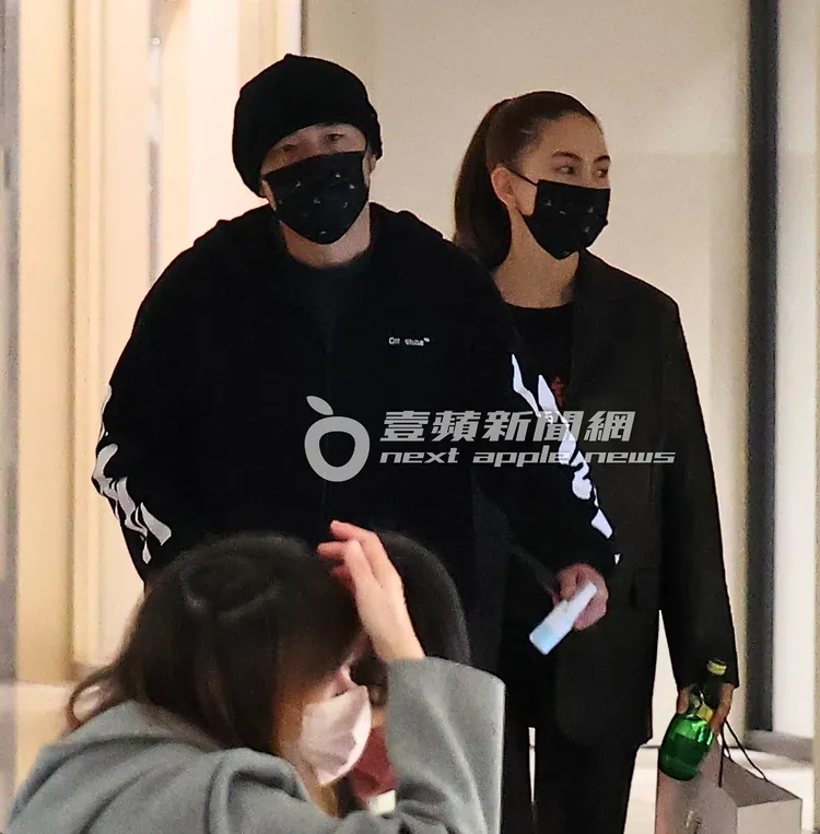 周杰倫（左）看起來沒有像他說的那麼瘦。特勤中心攝