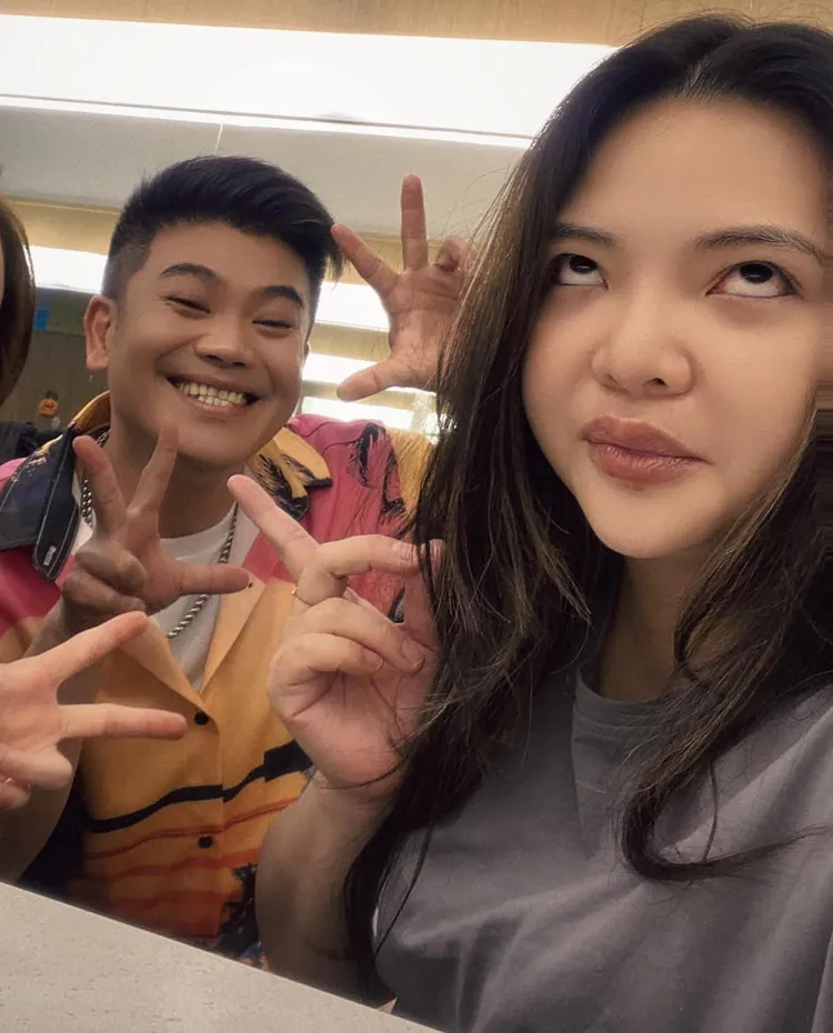 小甜甜（右）和馬國畢一搭一唱愛鬥嘴。翻攝小甜甜臉書