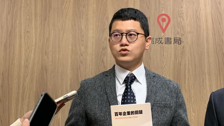 瑞成書局第四代許永奕強調，網路盛行的現代，網路書店與實體書店應該相輔相成。曾雪蒨攝