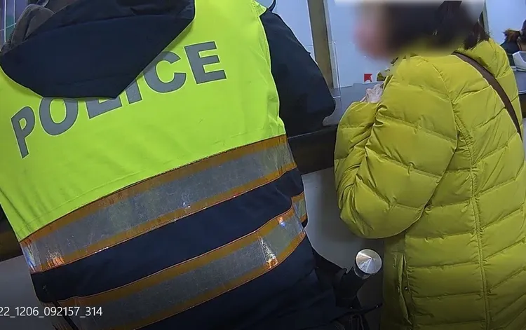 警員到場後勸說顏婦這是詐騙集團手法。樹林警分局提供