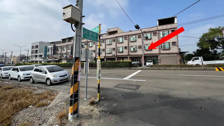 貨車觸媒轉換器遭人鋸走，當時停放在虎尾文科路和成環街口，路中設有監視器鏡頭。魏嘉良攝