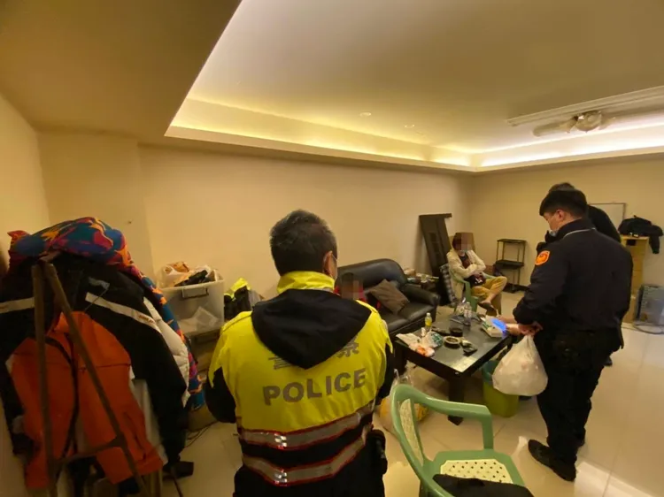 警方查獲套房聚賭。警方提供