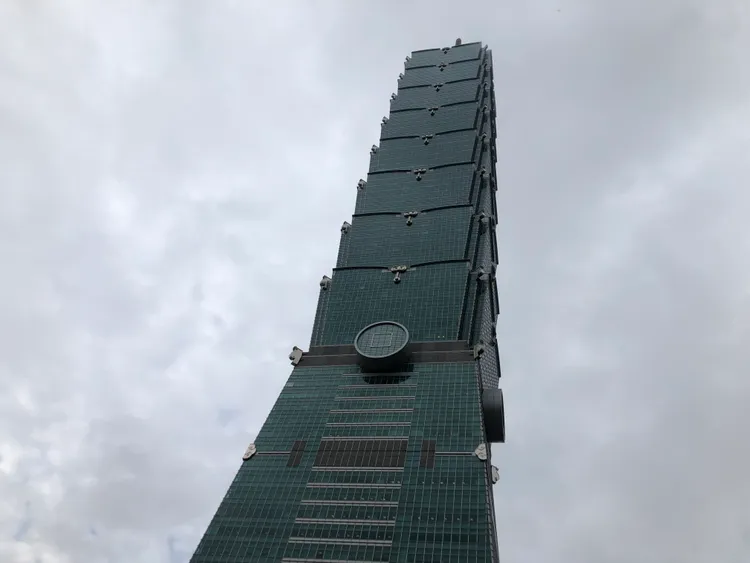 台北市辦公建照核發坪數衝高至79萬坪，相當於新增7棟101大樓的辦公空間。楊明峰攝