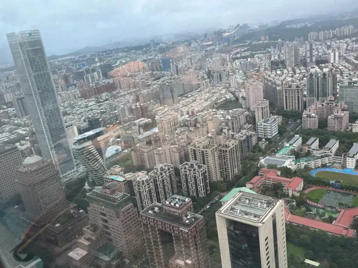 打炒房初審過關拚明年1月三讀 預售逃命潮價跌1成