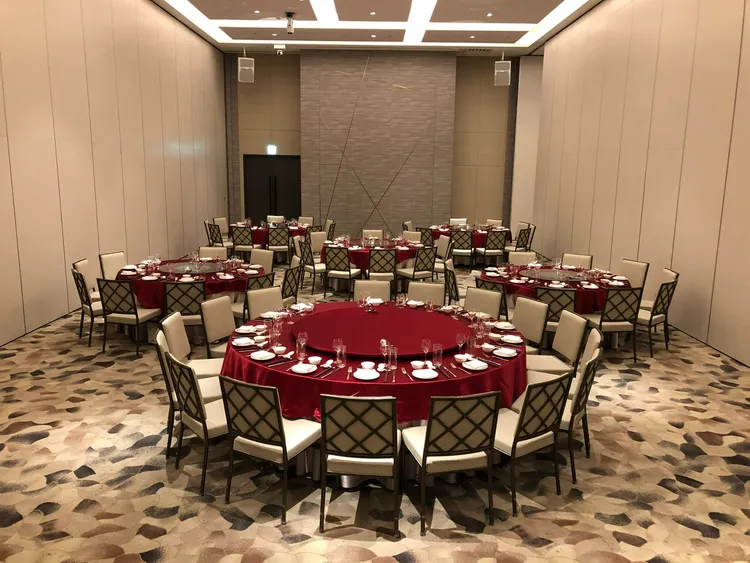 初一至初六春節團聚10人桌菜12,800元+10%。淡水金鬱金香提供