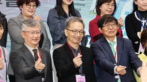 手機就是健保卡!視訊診療成新常態 虛擬健保卡逾36萬人使用