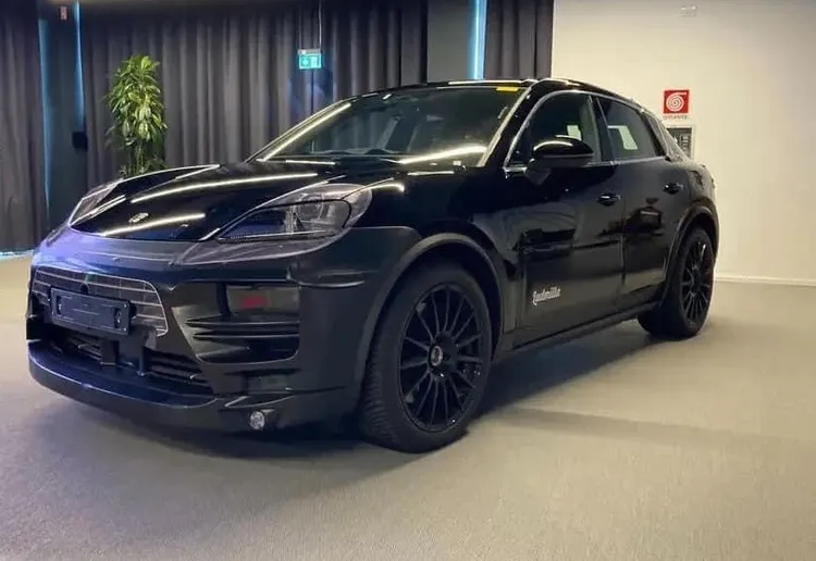 先前被拍獲清晰照片的Macan EV，國內預計後年才會引進。讀者提供