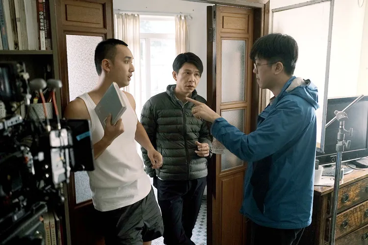 林上（左）和黃栢豪（中）在《海鷗來過的房間》的精采演出令人眼睛一亮。海鵬影業提供