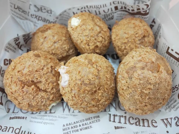 警方追查發現劉男網路發文、動態，似乎特別鍾情泡芙，甚至也曾詐騙泡芙店家。翻攝畫面