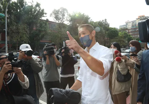 王鴻薇指吳怡農背後「黑道治國」 本人霸氣回嗆:趙介佑我開除的
