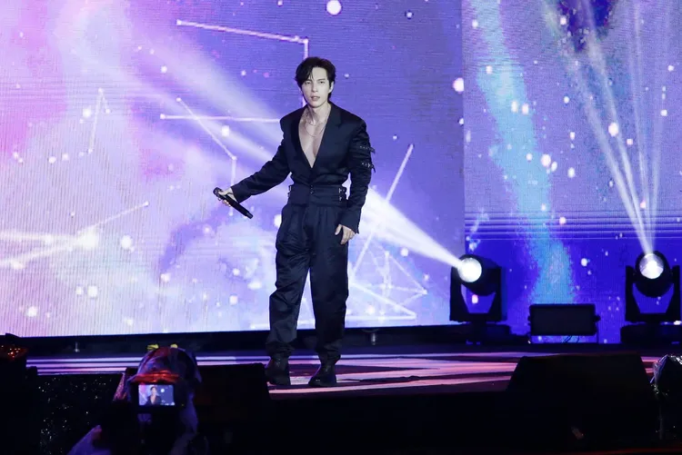 陳勢安最近健身有成，今天露胸引起粉絲尖叫。朱世閎攝