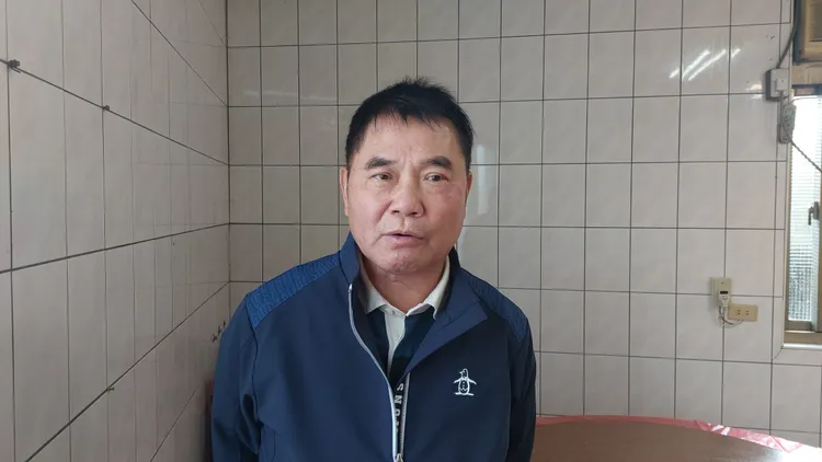 鍾東錦想到縣政龐雜問題，昨晚一夜難眠。楊永盛攝