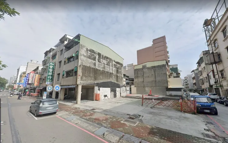 傳田企業大樓預售案「傳田豊御」，實登成交落在每坪36.8-42.2萬元。翻攝google map