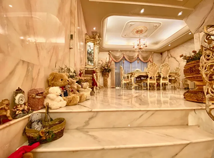  房仲強調屋主耗資上千萬裝潢。翻攝591