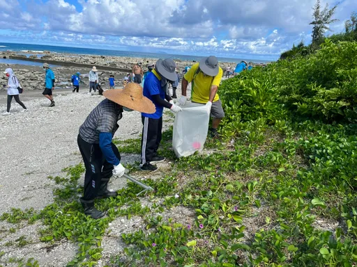 台東水環境巡守隊淨川成效卓著 全年清除234.5公斤垃圾