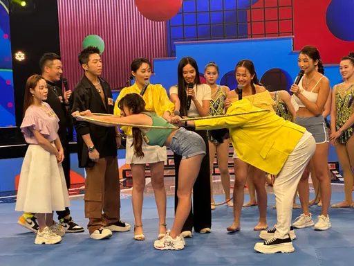 胡瓜挑戰「三環」體操表演 光彎腰就痛了