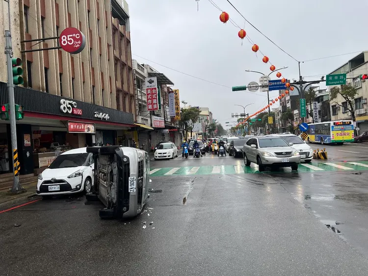 車禍現場。平鎮警分局提供