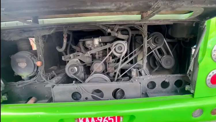 低價求售的遊覽車車況都不錯，冷氣很涼。顏先生提供