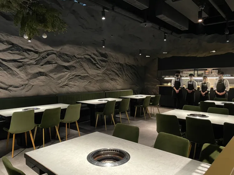 燒肉風間老虎城店總座位數約130席。曾仲葳攝