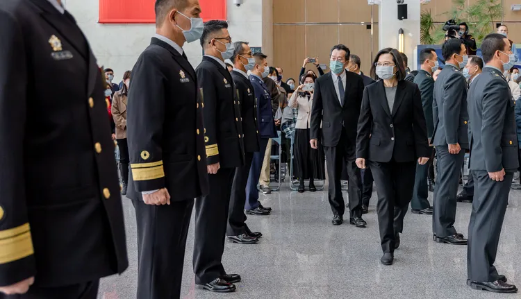 蔡英文出席陸海空軍晉任將官勗勉典禮，親自勗勉28位晉升將官。總統府提供