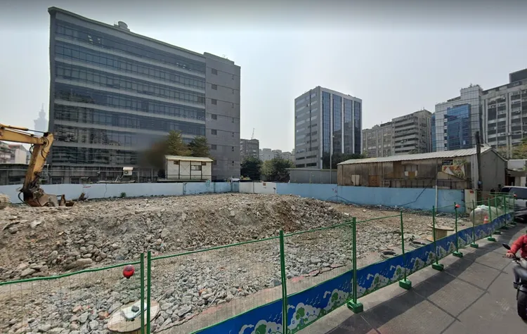 光復北路車廠都更改建為辦公，近期在預售階段以總價2.45億成交。翻攝googlemap