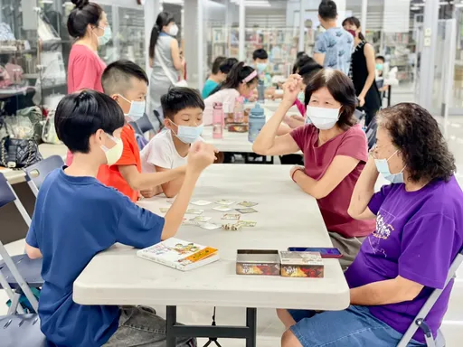 樂齡結合社區醫院 高市圖草衙分館奪全國第一「共老獎」