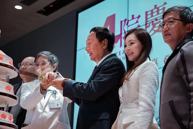 翻攝自郭台銘臉書