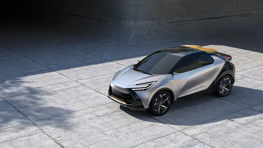 Toyota第二代C-HR就長這樣! 2023年發表將提供PHEV插電式油電動力