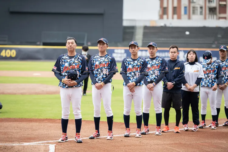 全日本大學軟式野球聯盟球員來到新竹市立棒球場進行測試練習賽。